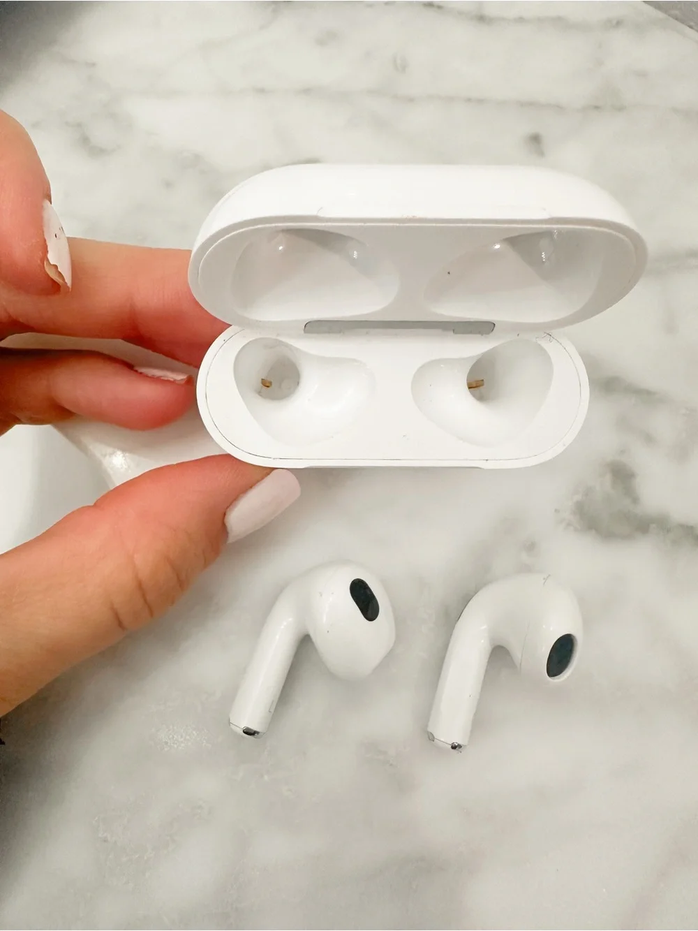 Apple AirPods 3rd Generation with Charging Case